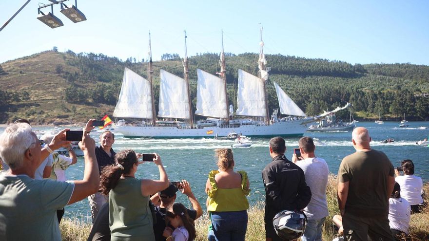 Llega a Ferrol el buque escuela de la Armada Juan Sebastian Elcano con la princesa Leonor a bordo