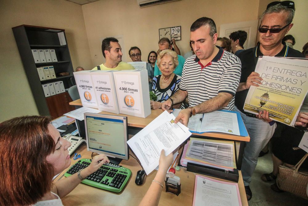 Firmas en defensa de la cruz en Callosa de Segura