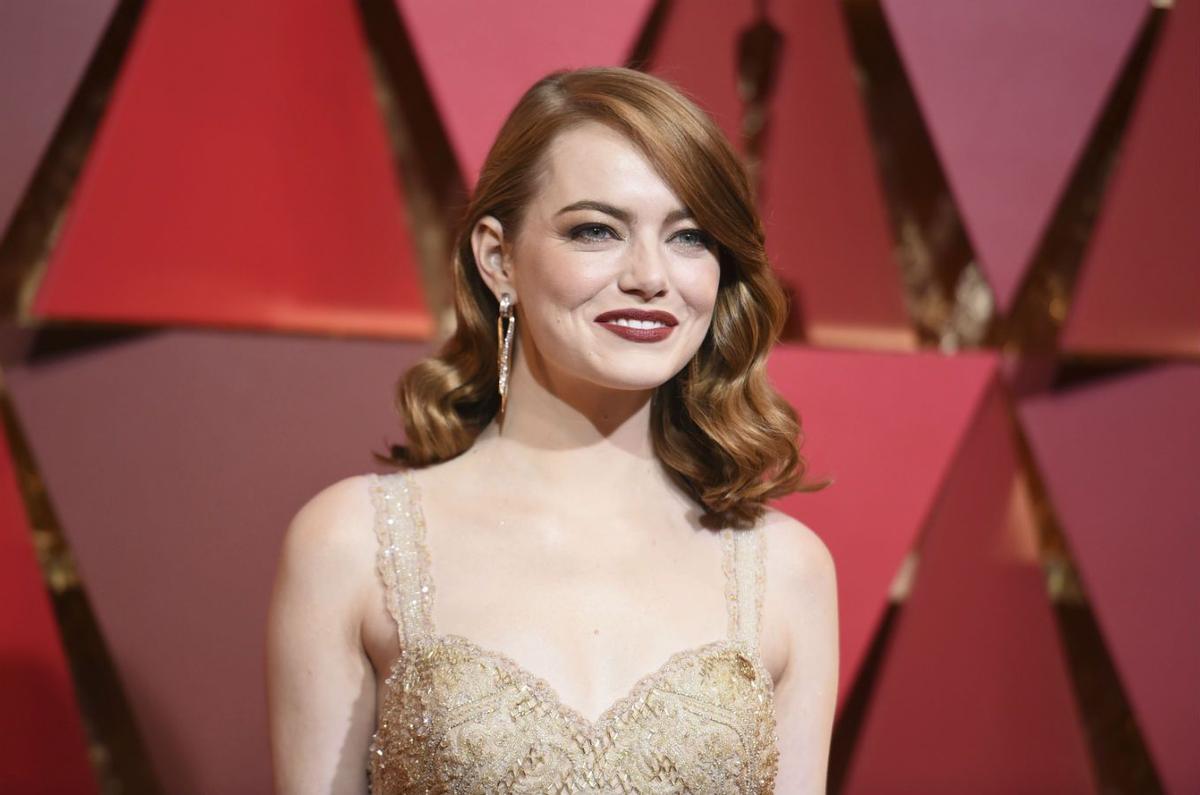 Peinados para ir de boda: Emma Stone