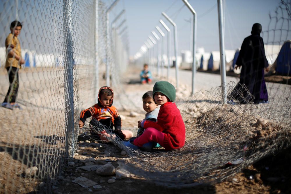 Niños iraquís desplazados en el campo de refugiados de Khazer, en Iraq.