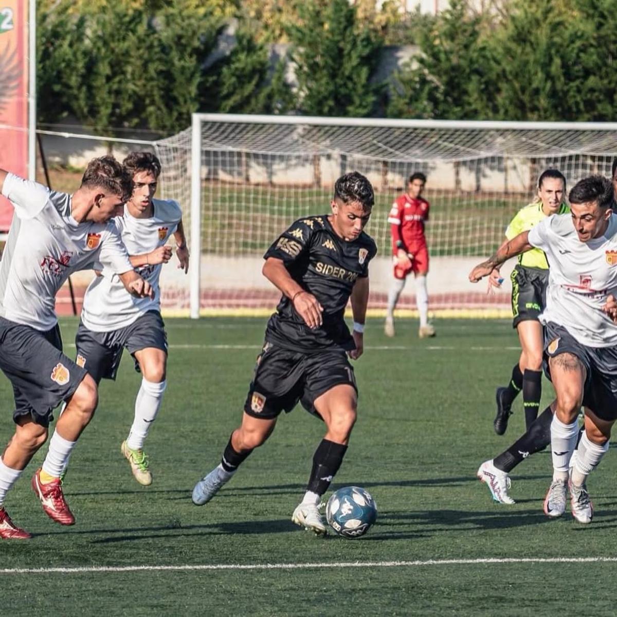 Thiago Alvez, última incorporación del Badajoz, durante su etapa en la ASD Sambiase.