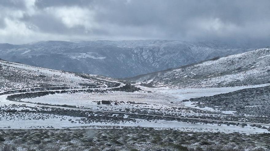 GALERÍA | La nieve vuelve a la sierra de Sanabria