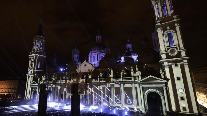 En imágenes | El &#039;Monumental Tour&#039; llena la Plaza del Pilar de Zaragoza con su espectáculo único