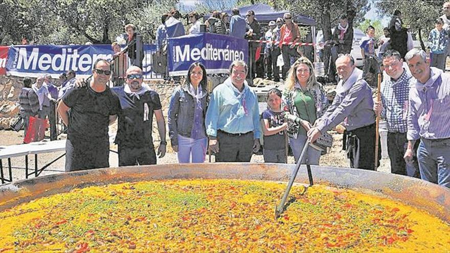 Vall d’Alba honra a Sant Cristòfol en su ermita tras una masiva romería