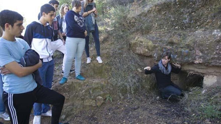 Alumnos de un centro católico de Gilet recuperarán trincheras republicanas