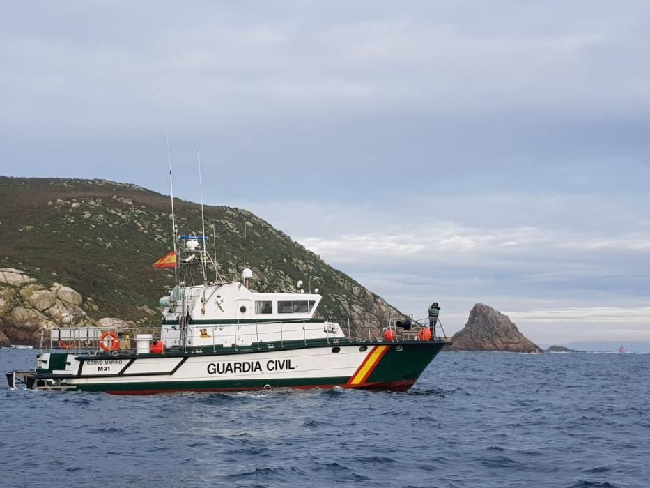 El rescate continúa por tierra, mar y aire