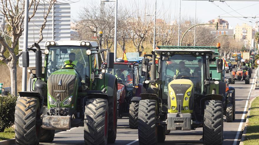 Atención conductores: Los agricultores cortan la 340 en Castellón este viernes