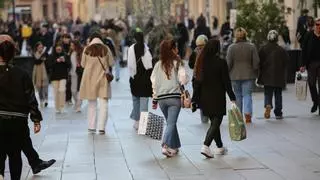 Comercios abiertos este 2025 en Barcelona y resto de Catalunya: ¿qué domingos y festivos abren las tiendas y centros comerciales?