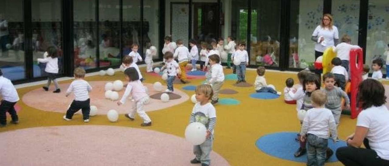 Escolares de El Texu durante la celebración del Día escolar de la paz y la no violencia, el pasado 30 de enero.