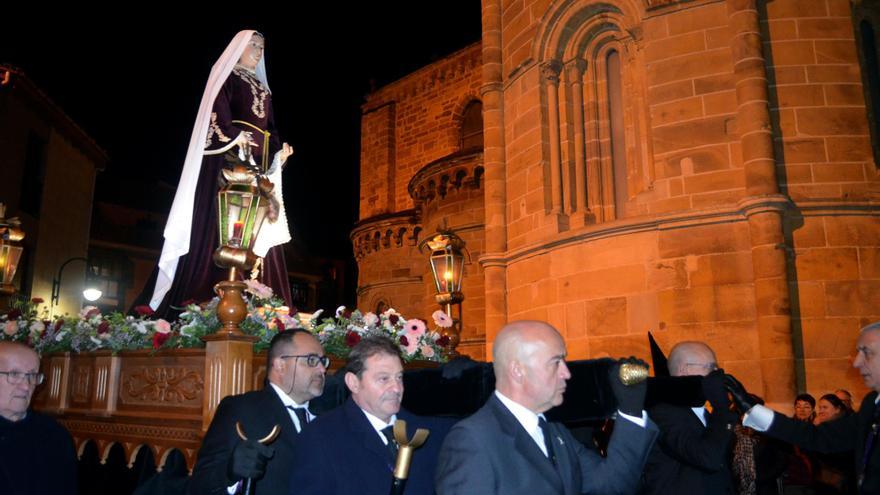 Semana Santa Benavente 2024: Así ha sido la Procesión del Santo Entierro