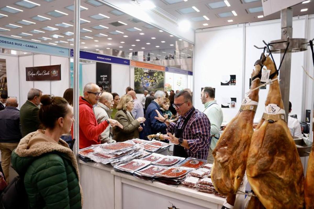 Degustación y venta de jamones de Los Pedroches en Sabor a Córdoba.