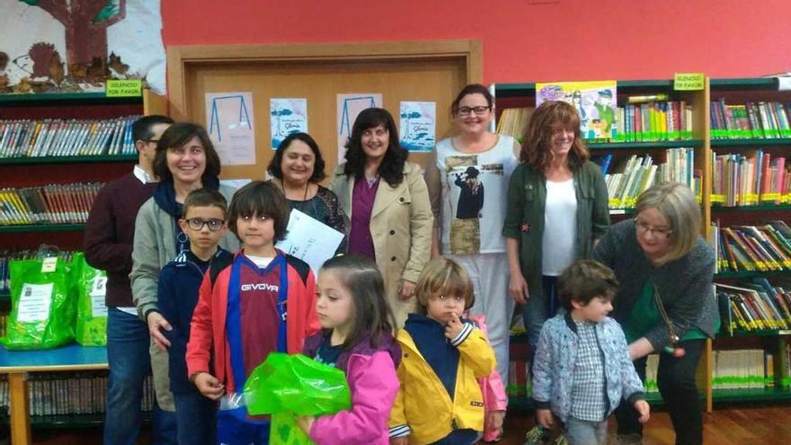 Los marcapáginas del concurso anual de la biblioteca, de premio