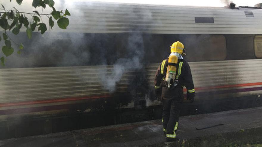 Desalojado el tren Ferrol-A Coruña al arder un vagón