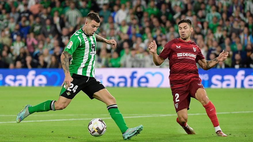 Resumen, goles y highlights del Betis 1 - 1 Sevilla de la jornada 13 de LaLiga Santander