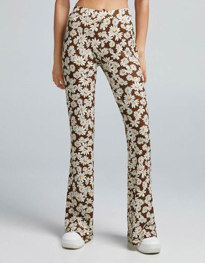 Pantalón de flores de Bershka