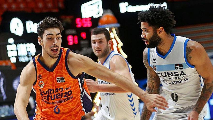 El alero de Almussafes Josep Puerto se consolida en el Valencia Basket -  Levante-EMV