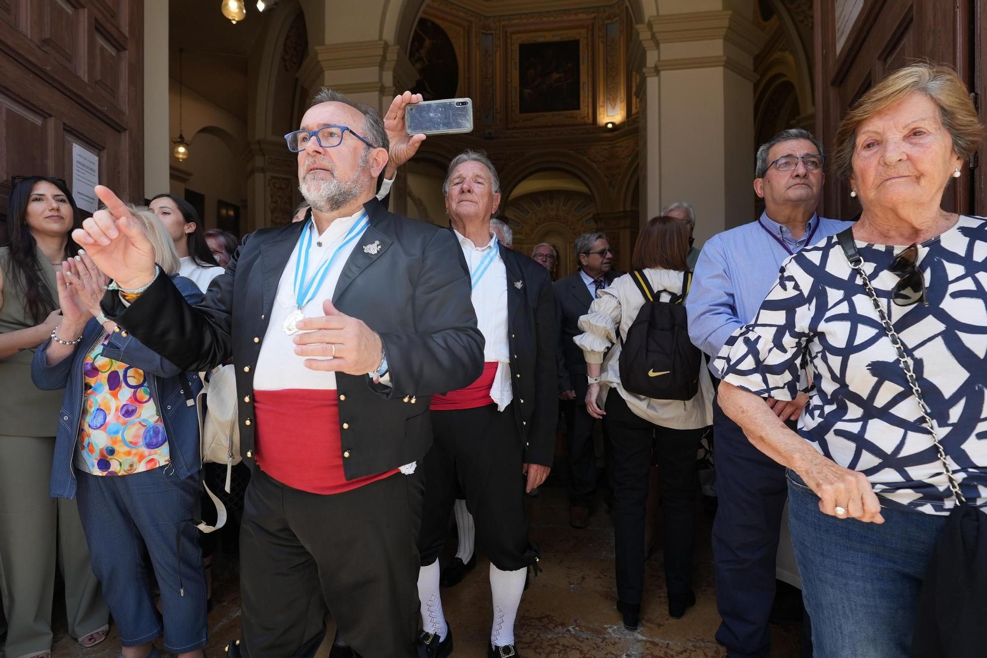 Galería de imágenes: La Virgen del Lledó sale de la basílica para ir a la ciudad