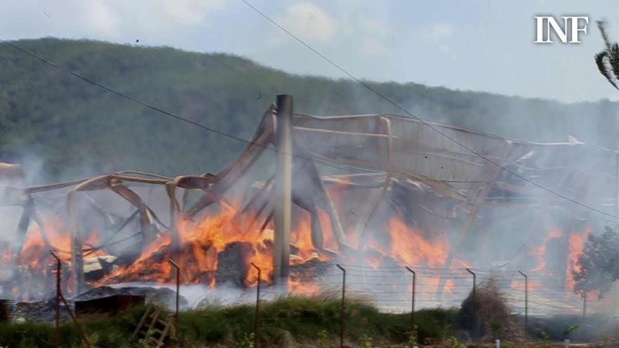 Controlado el incendio en la fábrica de Orihuela