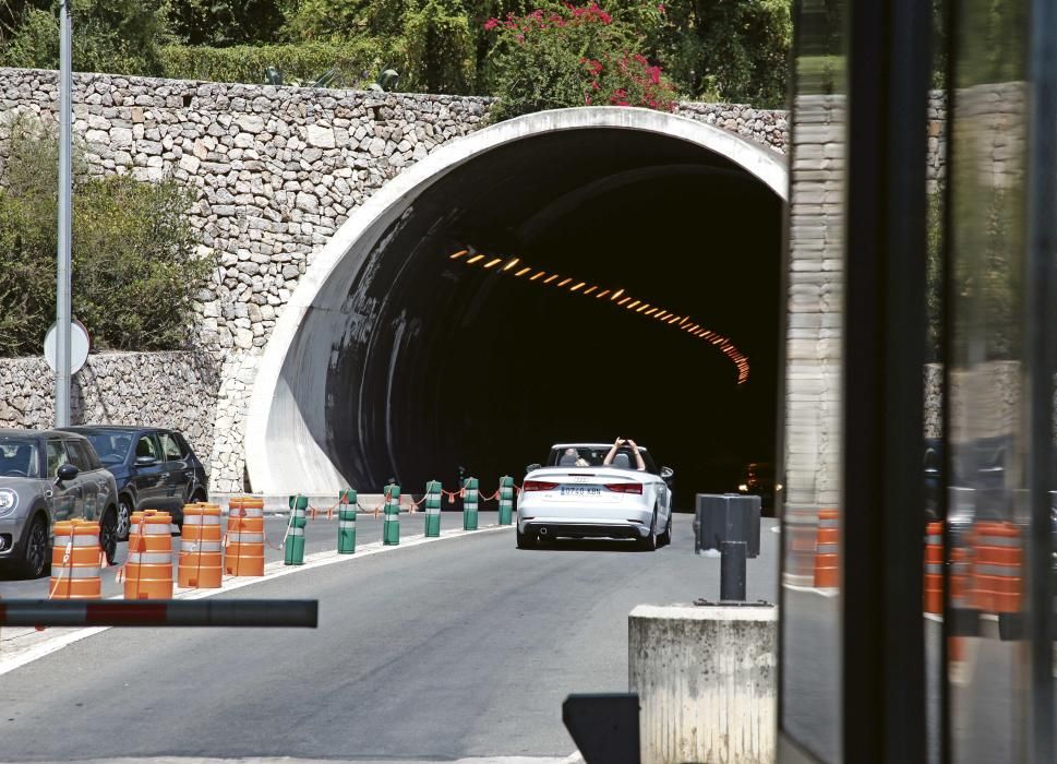 Agosto de 2017. El túnel se prepara para despedir el peajeEl día 1 de septiembre se alzarán las barreras del túnel para dar inicio a la gratuidad de la vía. En la actualidad pasan cerca de 9.000 vehículos y la previsión es que el fin del peaje eleve la cifra por encima de los 10.000. Sóller se prepara para una avalancha los primeros días.