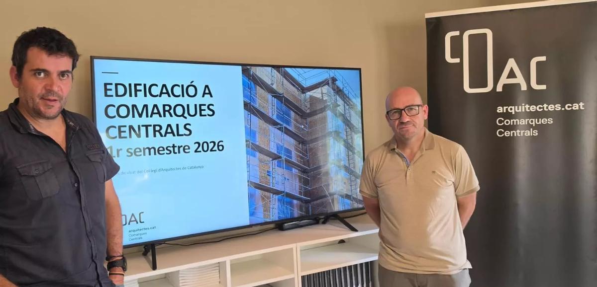 Manel Alcubierre y Jaume Soldevila, en la sede del colegio de arquitectos en Manresa