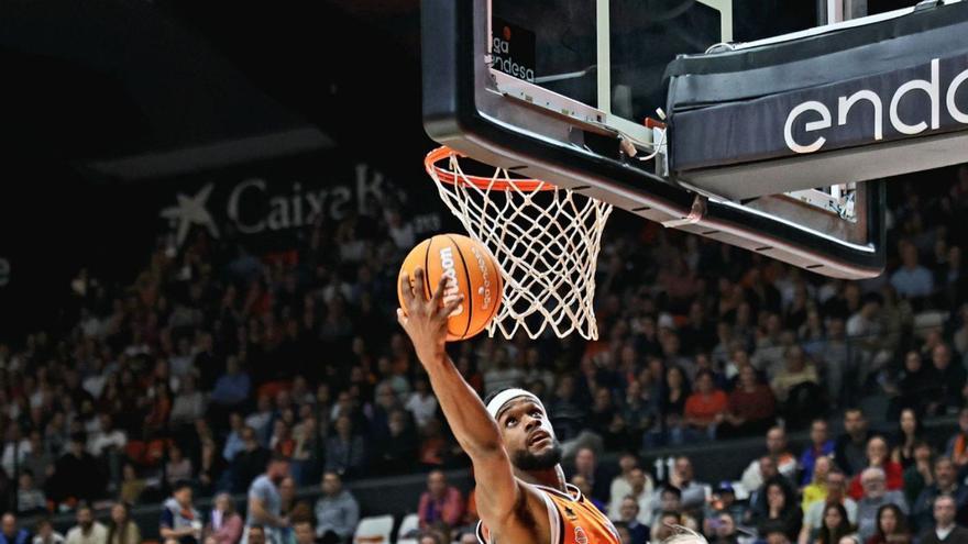 Los taronja recuperan su mejor versión competitiva para imponerse a un rival directo como Unicaja. | EDUARDO RIPOLL