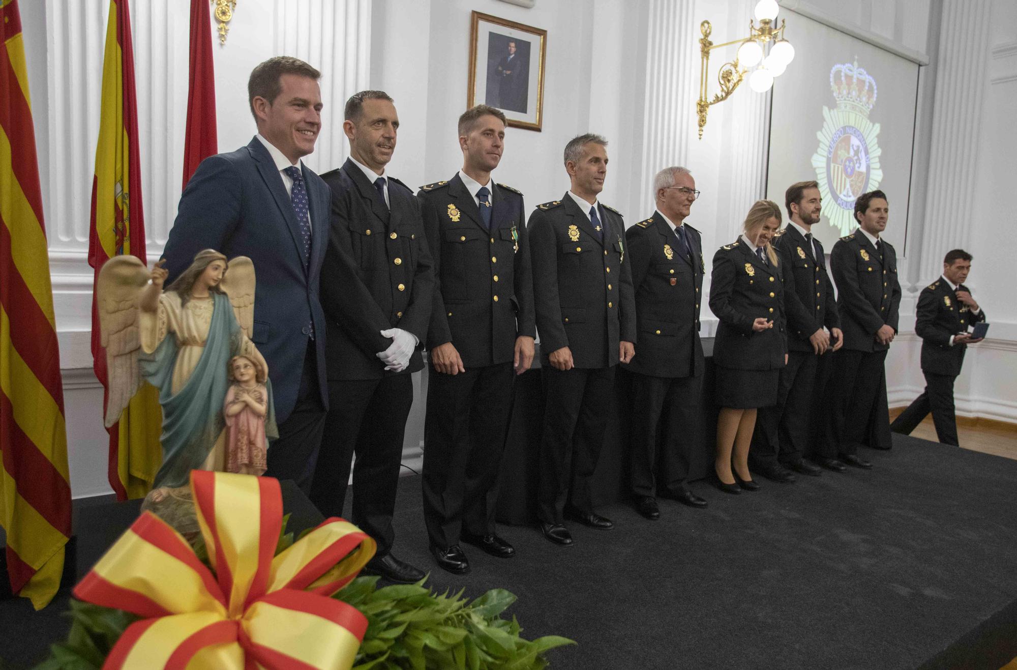 La Policía Nacional celebra en Xàtiva el acto tradicional de los santos custodios