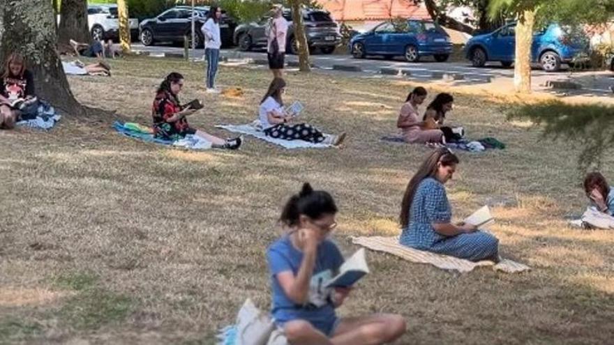 «Queremos llenar un parque de personas leyendo»: Castrelos, vuelve a reunir a los amantes de los libros