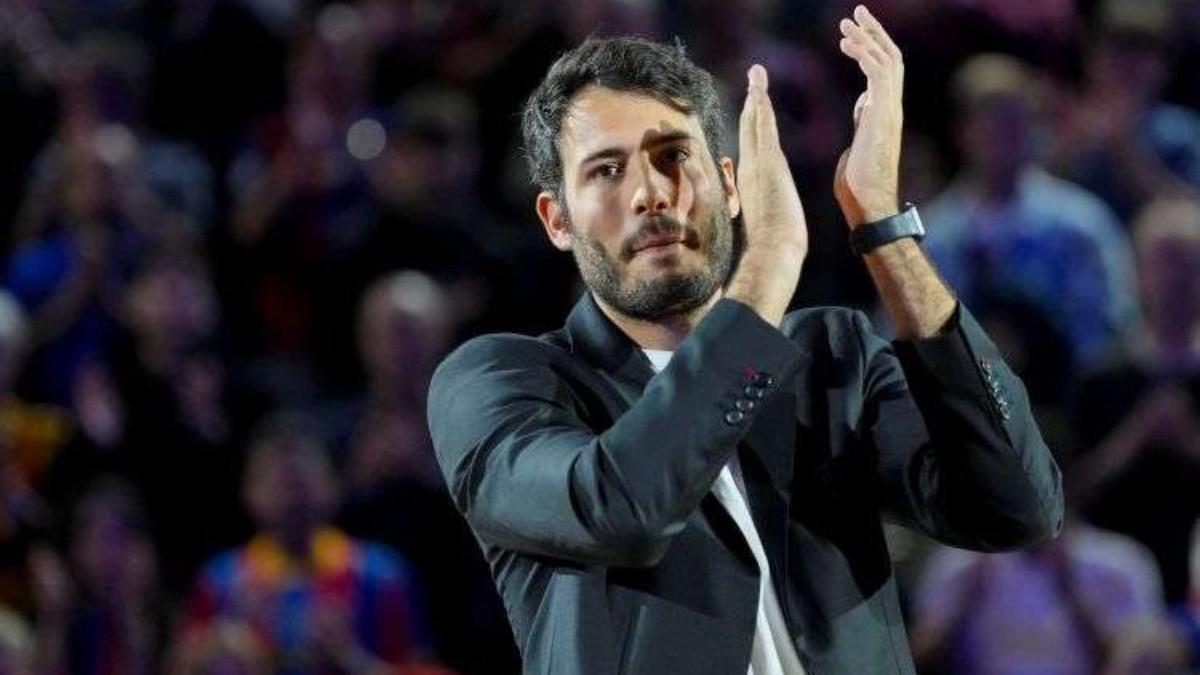 Álex Abrines, recibiendo la ovación del Palau