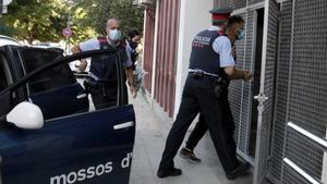 Els mossos corruptes de Girona cuidaven la marihuana d’un traficant de vacances