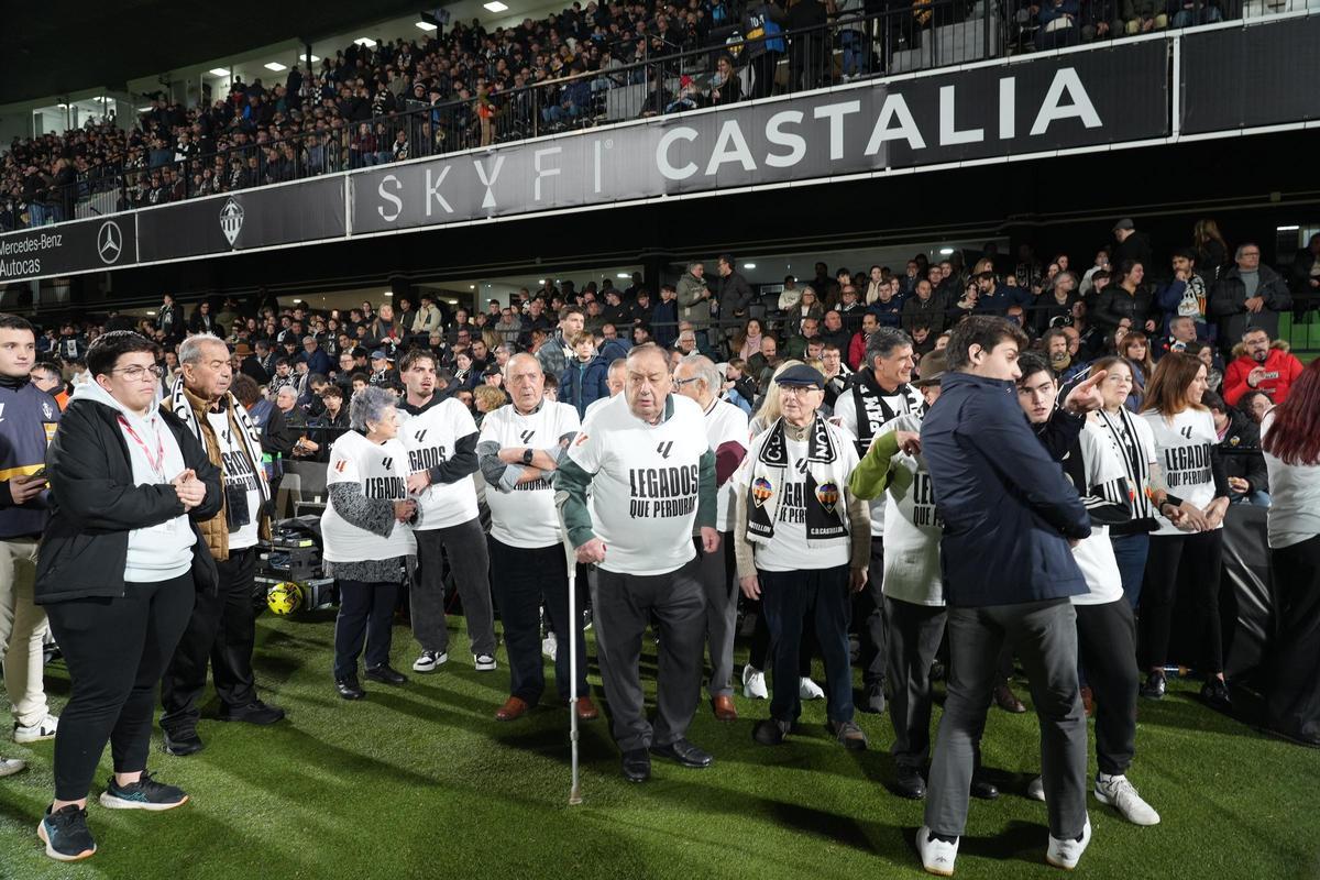 Galería | Las mejores imágenes de la afición y los homenajes del Castellón-Leganés