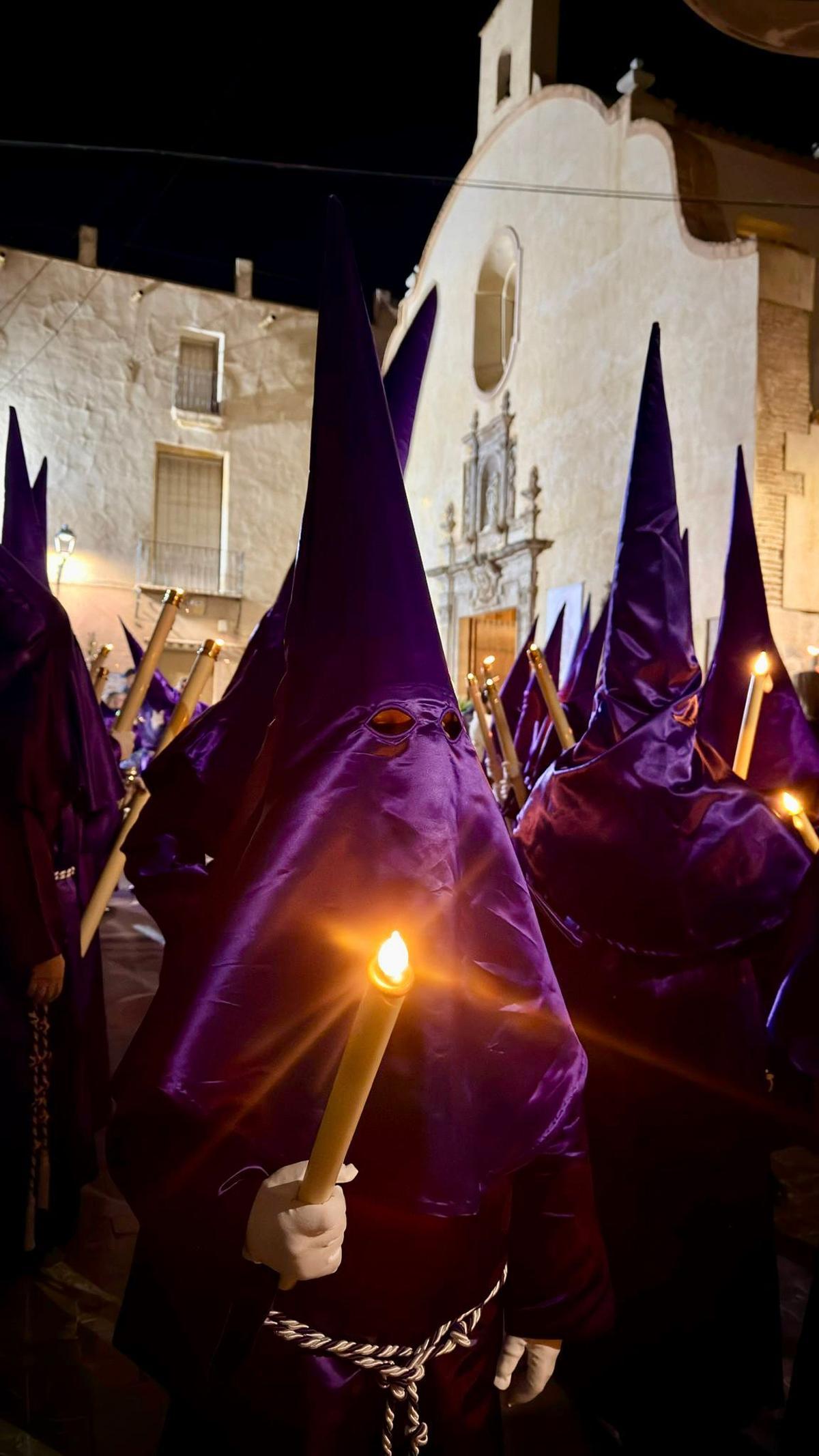 Procesión y meditación de la Hermandad de Los Moraos