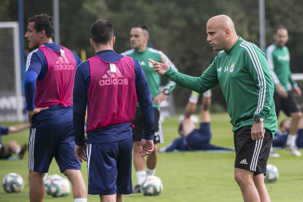 El ovetense dirigió hoy su primer entrenamiento al frente del primer equipo