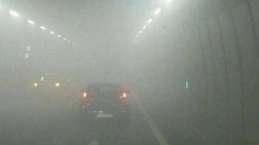 Alarma en el túnel de A Cañiza por el humo de un tráiler