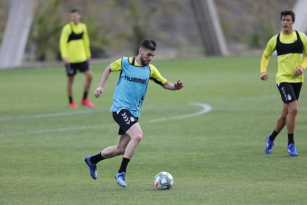 Primer entrenamiento de la UD Las Palmas en su fas