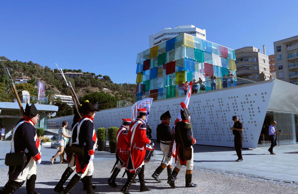 La Asociación Histórico-Cultural Teodoro Reding cumplió este viernes su sueño de que Málaga cuente por fin con una estatua en homenaje al general suizo y gobernador de la ciudad a quien los malagueños dedicaron el Paseo de Reding. La estatua se ha ubicado en la recientemente reformada plaza de la Malagueta.