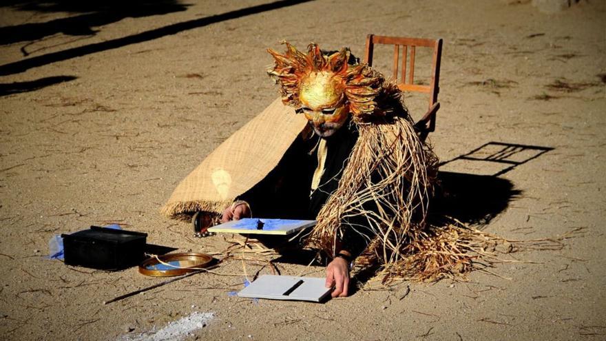 Instal·len un rellotge de sol als jardins del castell de Calonge com a protesta