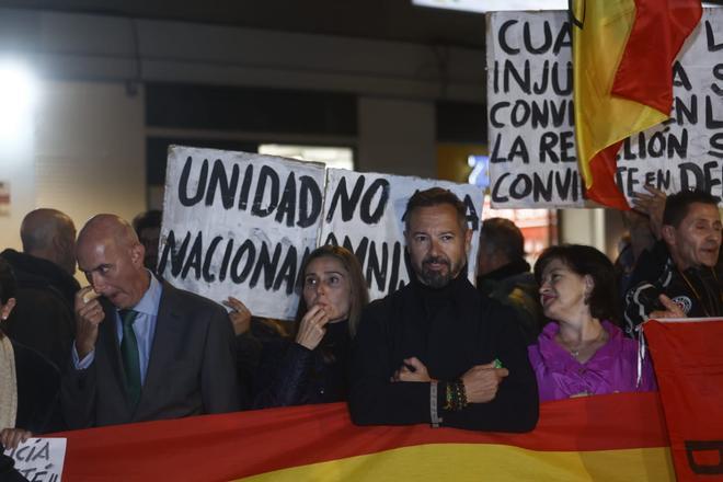 Tercera concentración contra la amnistía frente a la sede del PSPV en Valencia