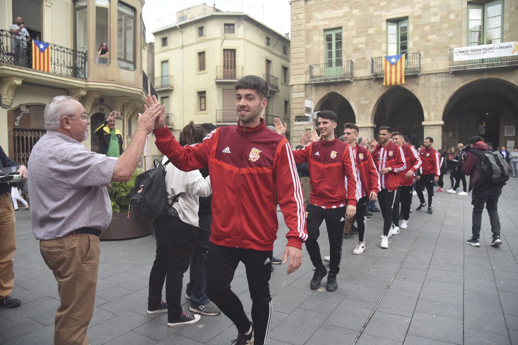 Festa a la plaça Major per celebrar l'ascens del CE Manresa