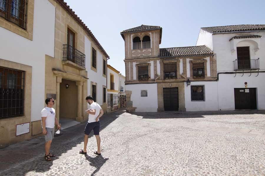 Los turistas comienzan a volver a la Judería