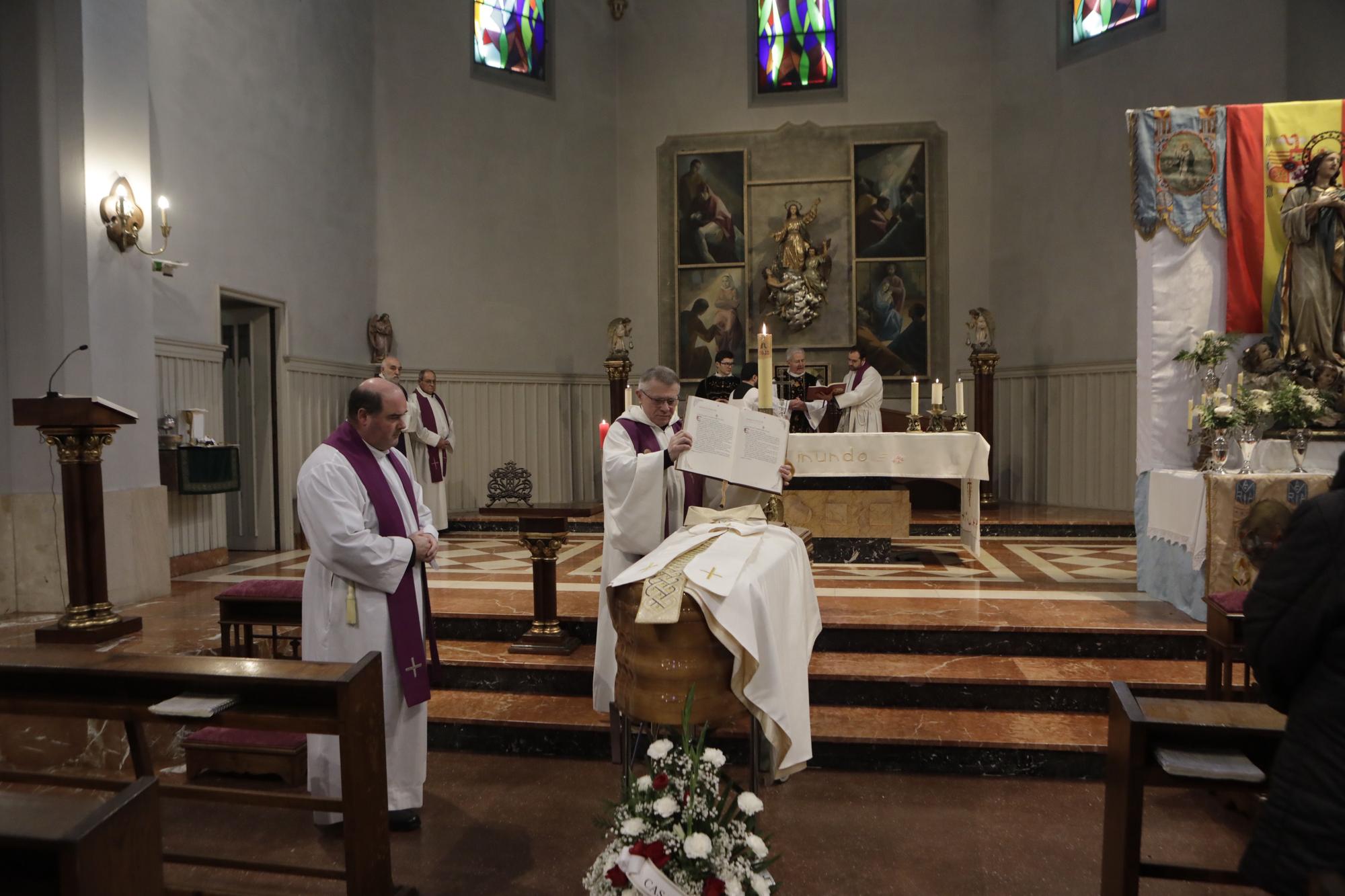 El funeral de "Don Manuel", Manuel Prieto, sacerdote en Laviana 36 años