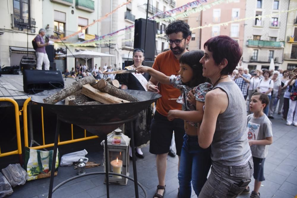 Una Flama del Canigó reivindicativa encén la fogue