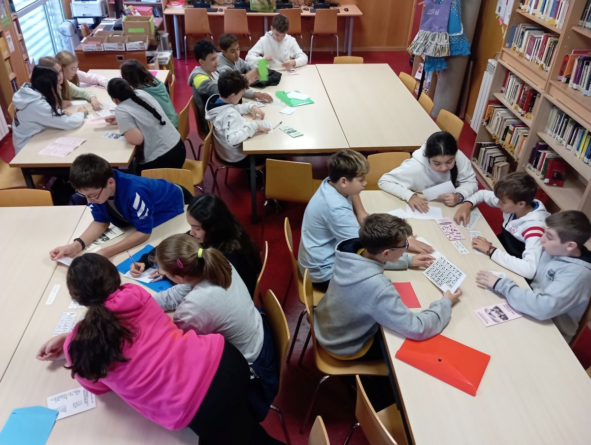 Descubriendo la biblioteca del IES La Azucarera