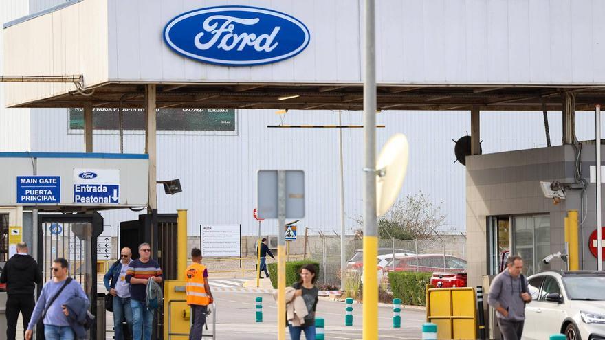 Salida de trabajadores de Ford Almussafes.