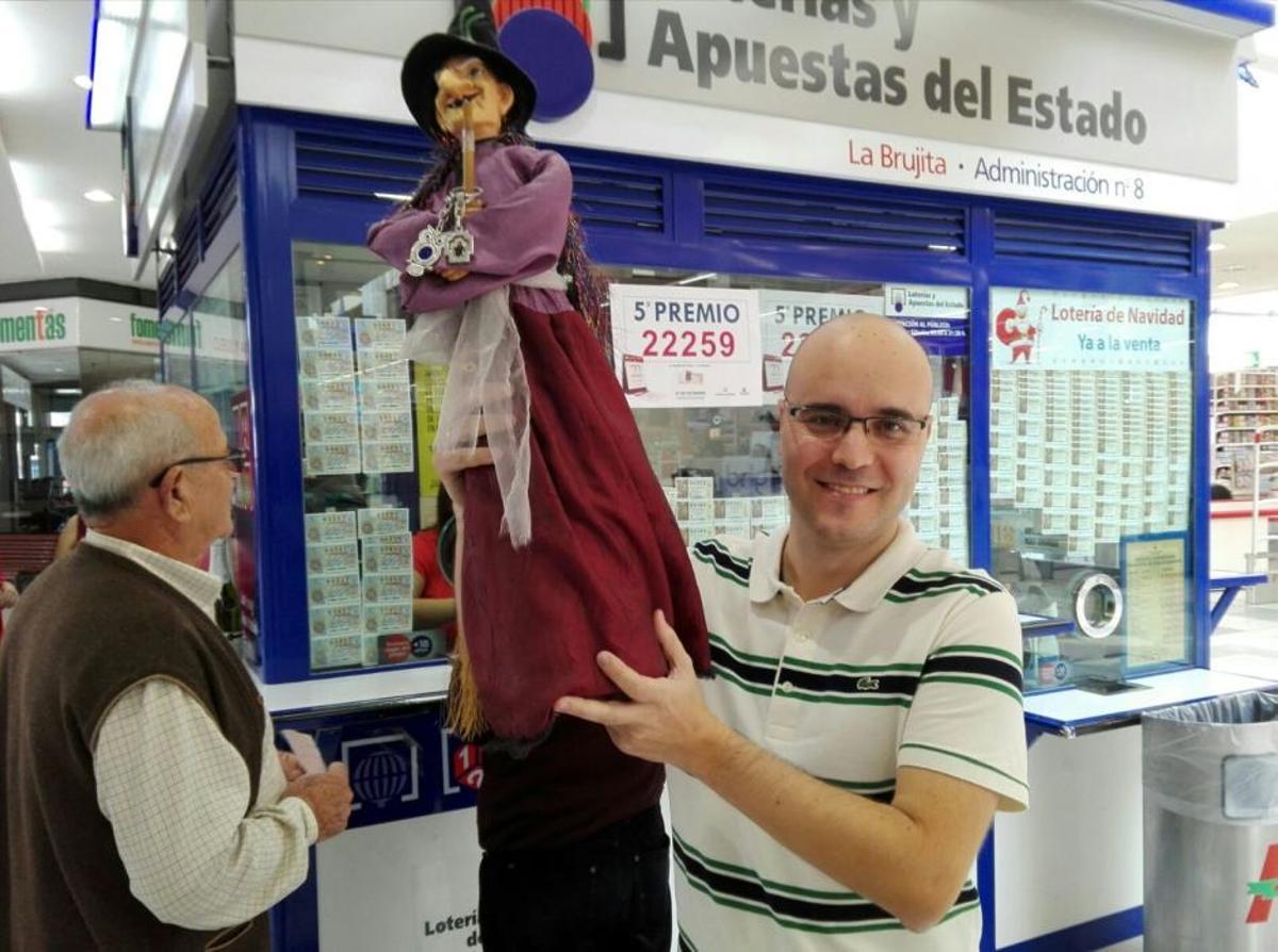 Parte del quinto premio, repartido en el CC La Mareta, en Telde.