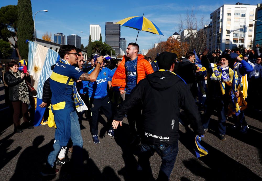 Las aficiones de River y Boca llenan Madrid