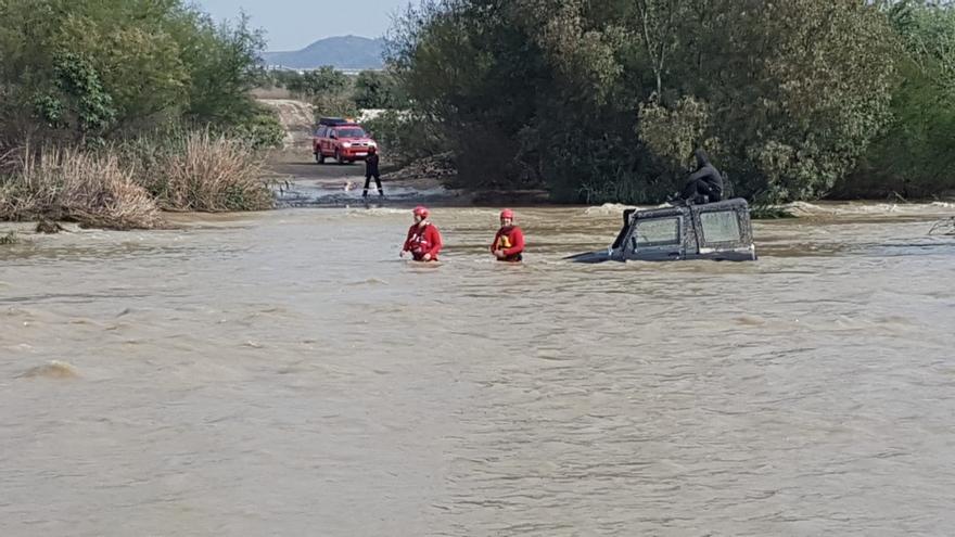 Rescate de una persona en el cauce del río Guadalhorce, a su paso por Zapata