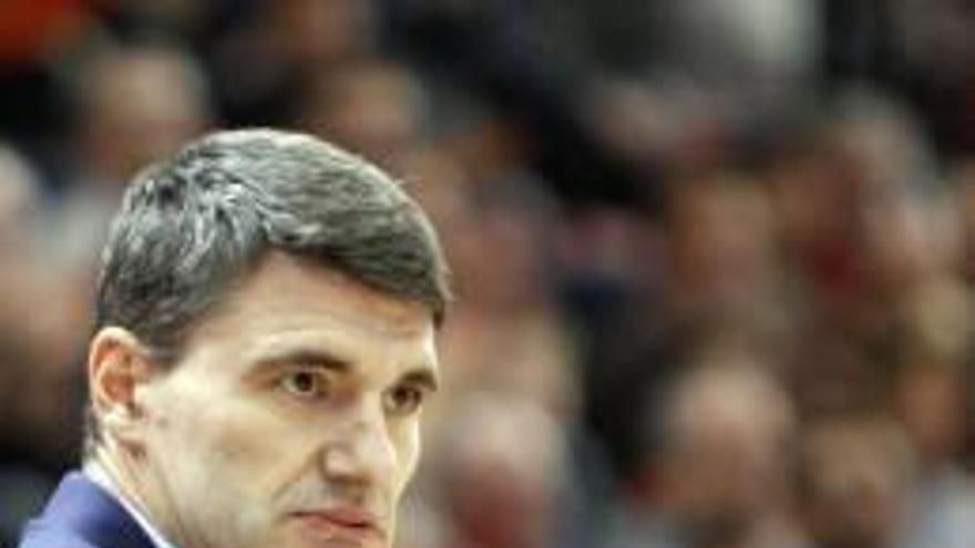 Perasovic suma más victorias en liga que Vukovic