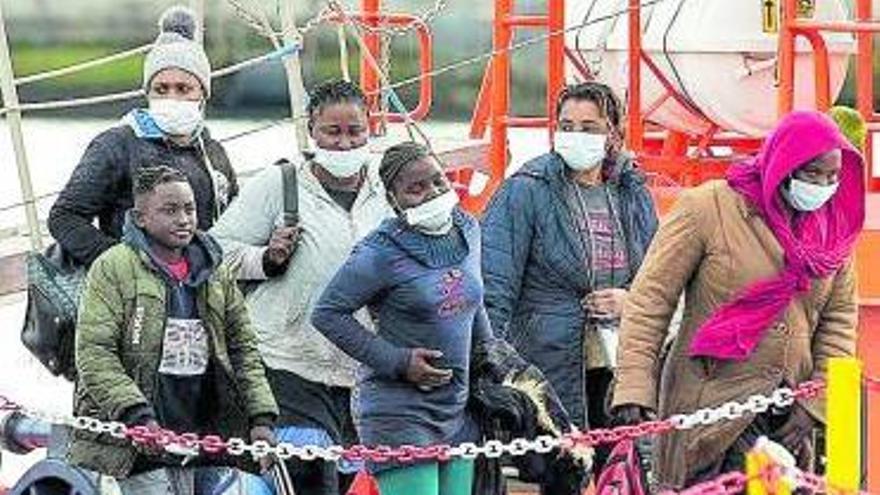 Menores llegados en febrero a Fuerteventura a bordo de una patera.