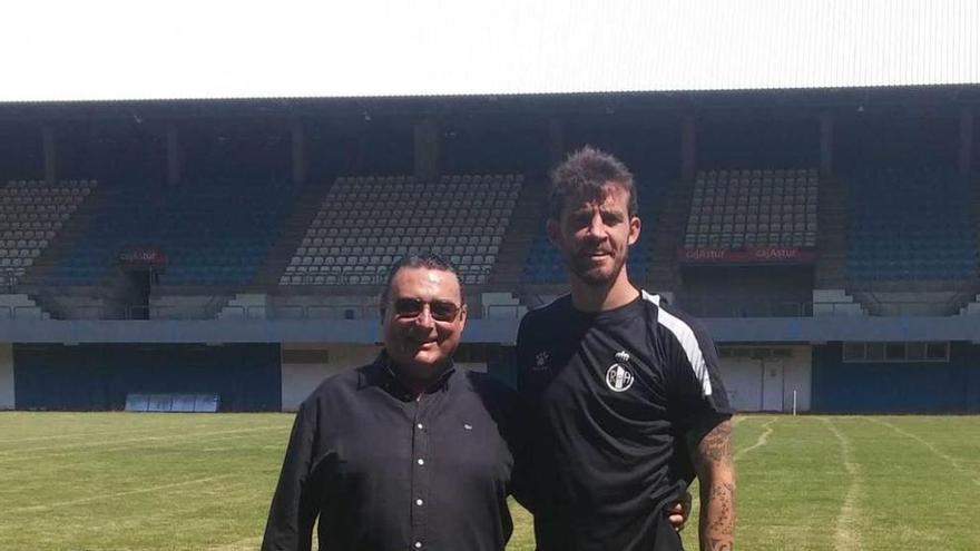 José Luis Tamargo y Rubén Palazuelos, ayer en el campo.