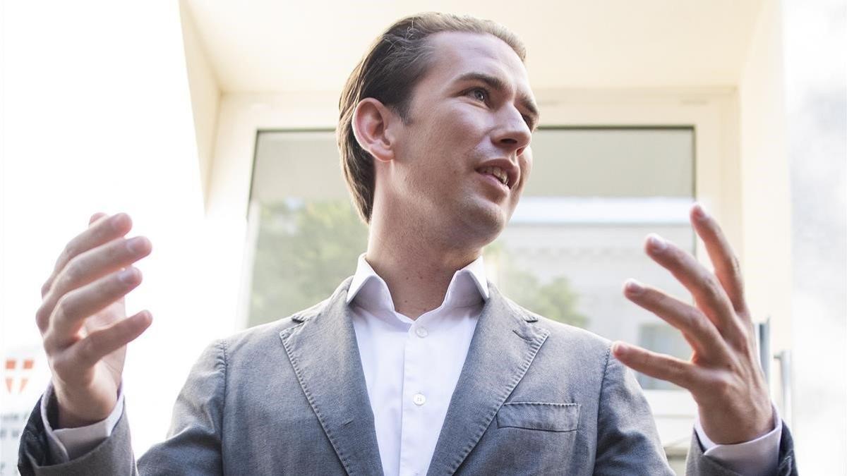 El líder del ÖVP, Sebastian Kurz, este domingo, tras votar en su colegio electoral.